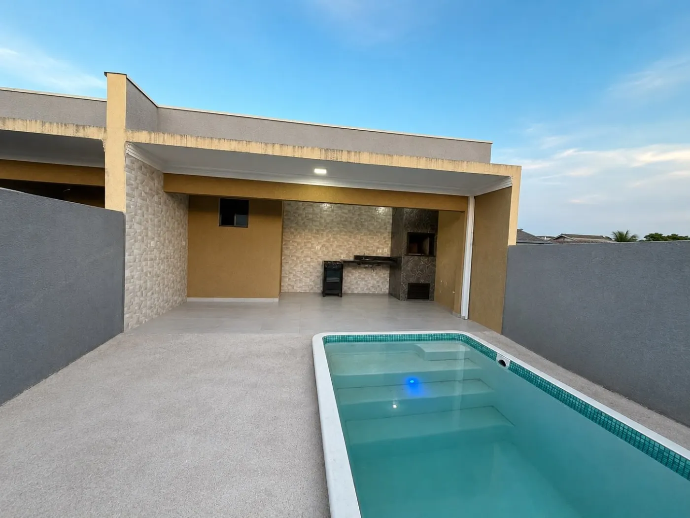 Casa Alto Padrão  -  Fazenda Rio Grande / PR